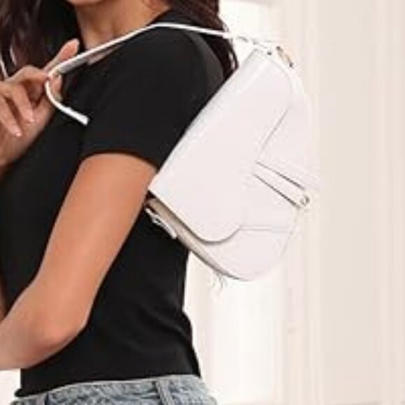 Neiman Marcus White Croc Embossed PU Leather Equestrian Bag - Picture 2 of 4